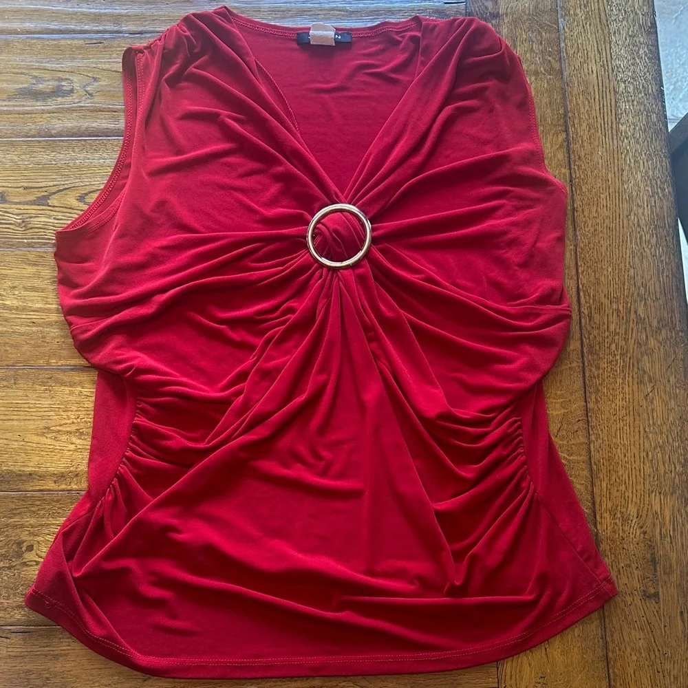 Elegant Red Sleeveless Top with Ring Detail - Picture 1 of 6